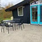 Nostalgic 1960s Idyll Kulhuse