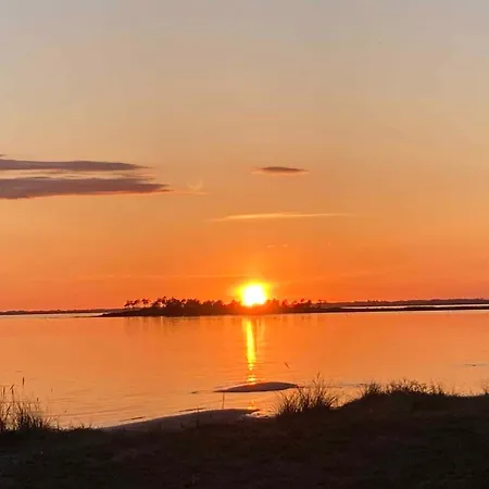 Nostalgic 1960s Idyll *