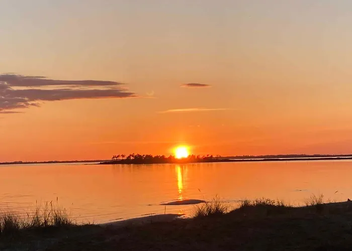 Nostalgic 1960s Idyll *